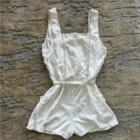 Guess White and Floral Romper - Small/ 4 - Picture 5 of 7